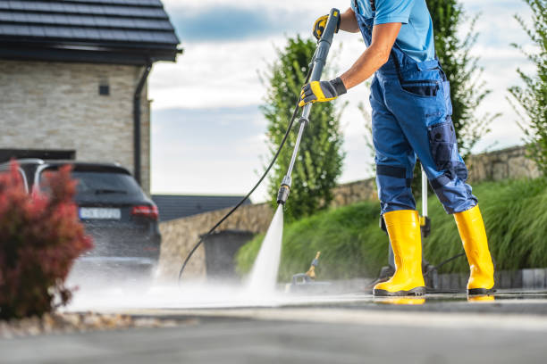 Best Deck Cleaning Services  in Dollar Bay, MI